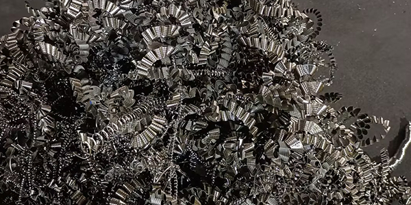 機床鋁刨花壓餅機，破機加工碎屑回收難題