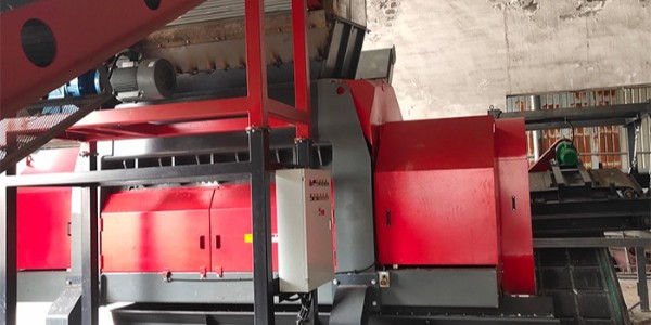 恩派特大棚膜撕碎機(jī)“長(zhǎng)耐力”優(yōu)勢(shì)助力廢塑料再生