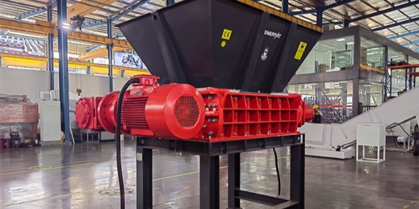 布料破碎機老是卡機為什么？該怎么避免？