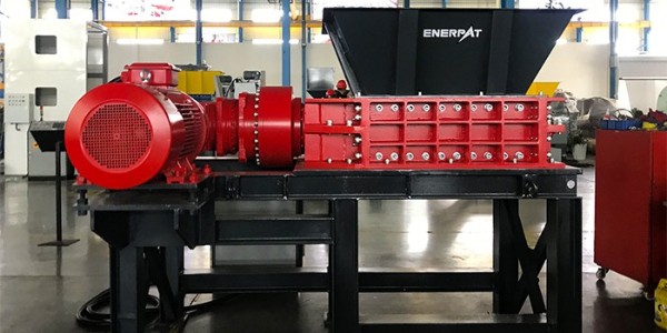 皮革布料堆積怎么解決？皮革布料撕碎機來助力