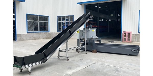 車間切削油四濺、異味肆虐，金屬屑脫油機(jī)輕松解決