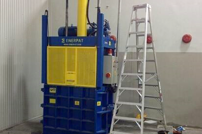 上海某船舶公司定制船用壓縮機案例 上海某船舶公司定制船用壓縮機案例