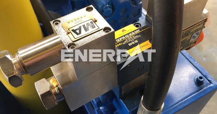 油桶壓扁機(jī) 油桶壓扁機(jī)