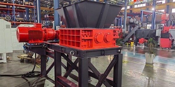 布料破碎機為什么吃料不能吃多？恩派特告訴你！