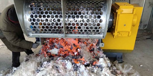 恩派特告訴你塑料撕碎機(jī)一個(gè)小時(shí)能處理多少噸？