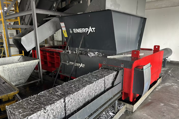 廣東某汽車部件公司定制鋁制邊角料壓塊機(jī)案例 廣東某汽車部件公司定制鋁制邊角料壓塊機(jī)案例